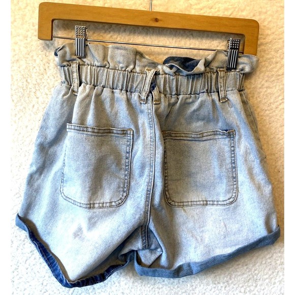 Almost Famous Paper Bag Woman's Waist Shorts Size Small Light Wash Elastic Waist - Picture 2 of 7